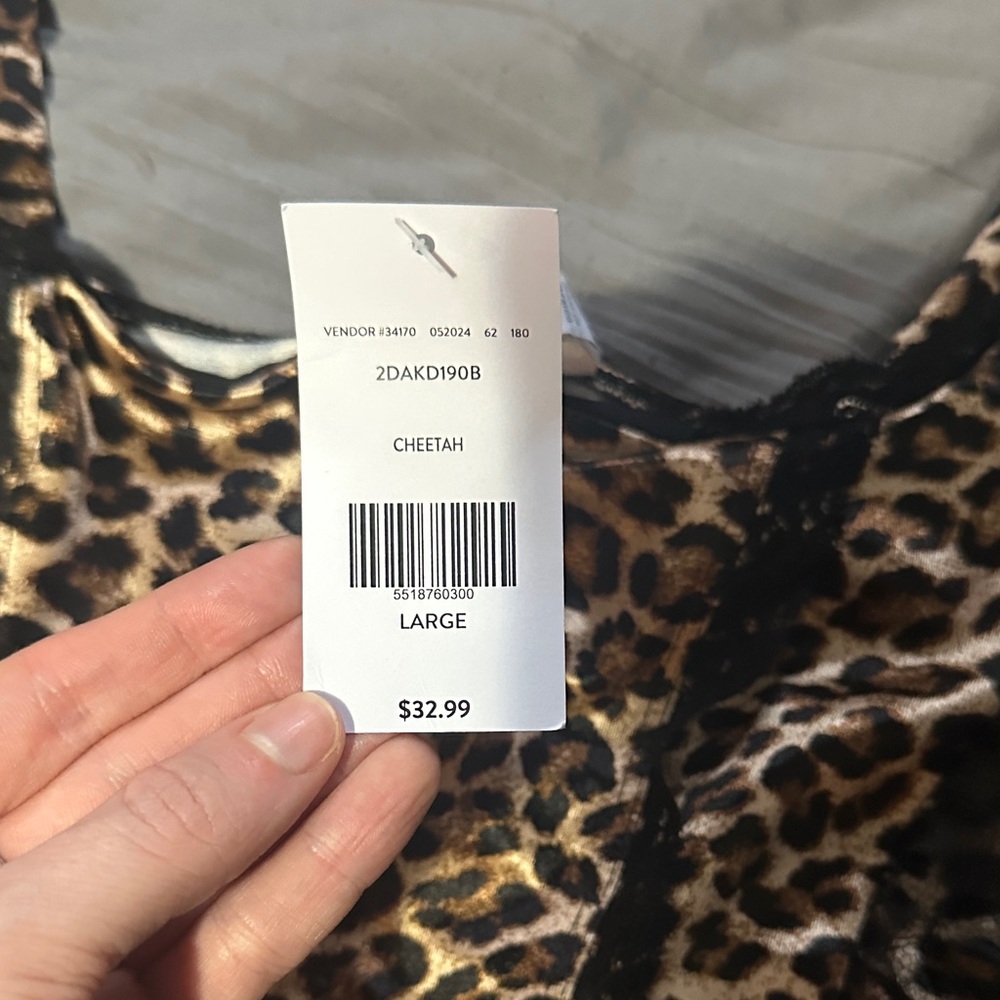 Leopard Print Lace Trim Cropped Tank Top - Women - Picture 2 of 2